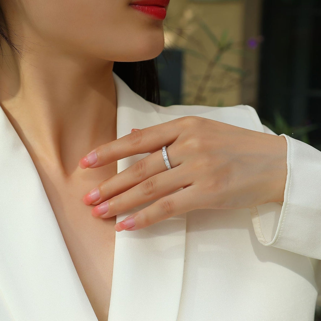 Bague fermée en argent S925 sertie de moissanite
