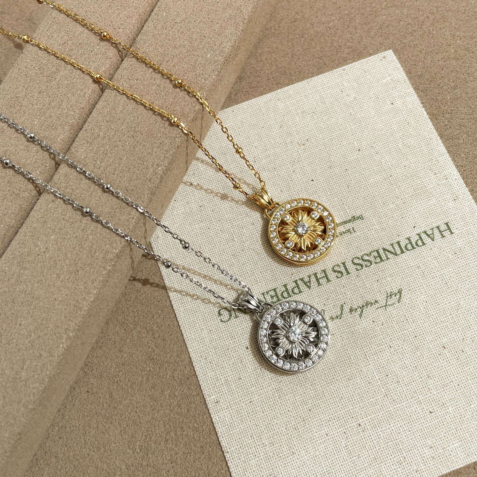 Collier “Soleil” géométrique