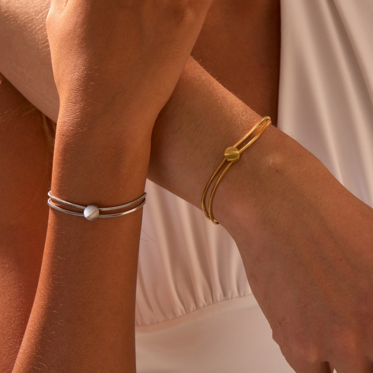 Bracelet chaîne serpent en acier titane doré 18K – Design minimaliste et inaltérable